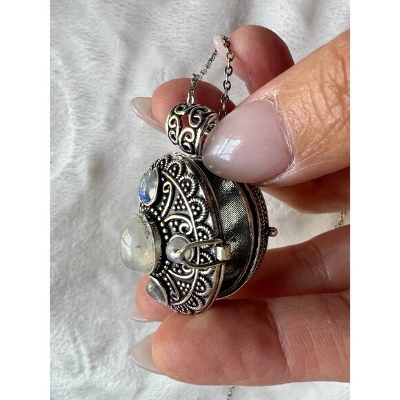 925 Vintage Style Rainbow Flash Moonstone POISON Locket Pendant Necklace - Picture 8 of 12